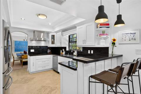 1043 Alfonso Ave, Coral Gables FL - photo 11 of 37