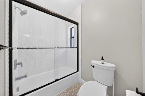 1043 Alfonso Ave, Coral Gables FL - photo 21 of 37