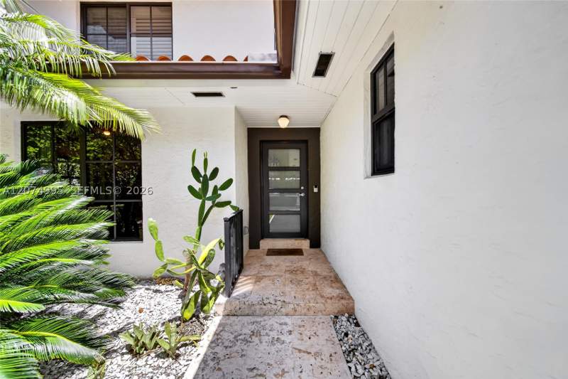 4 bedroom SingleFamilyResidence at 1043 Alfonso Ave, C Gables Riviera Sec 12, Coral Gables — photo 4