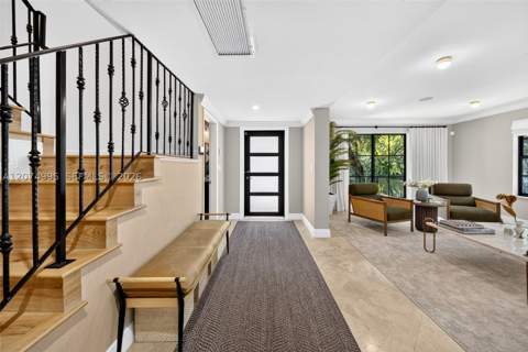 1043 Alfonso Ave, Coral Gables FL - photo 6 of 37