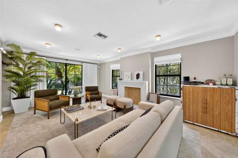 1043 Alfonso Ave, Coral Gables FL - photo 7 of 37