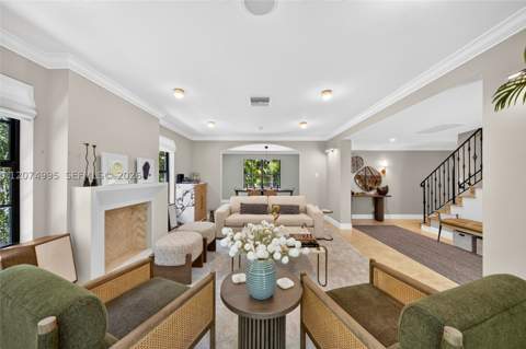 1043 Alfonso Ave, Coral Gables FL - photo 8 of 37