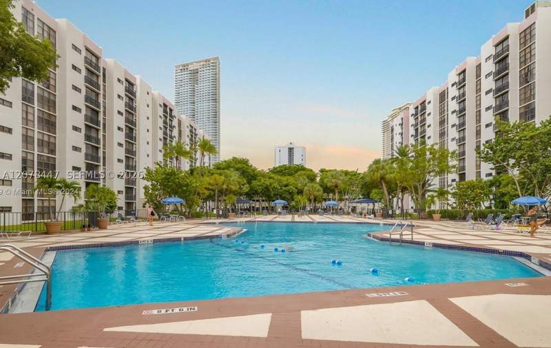 2 bedroom Condominium at 17011 N Bay Rd 205, Plaza Of Americas Condo P, Sunny Isles Beach — photo 2