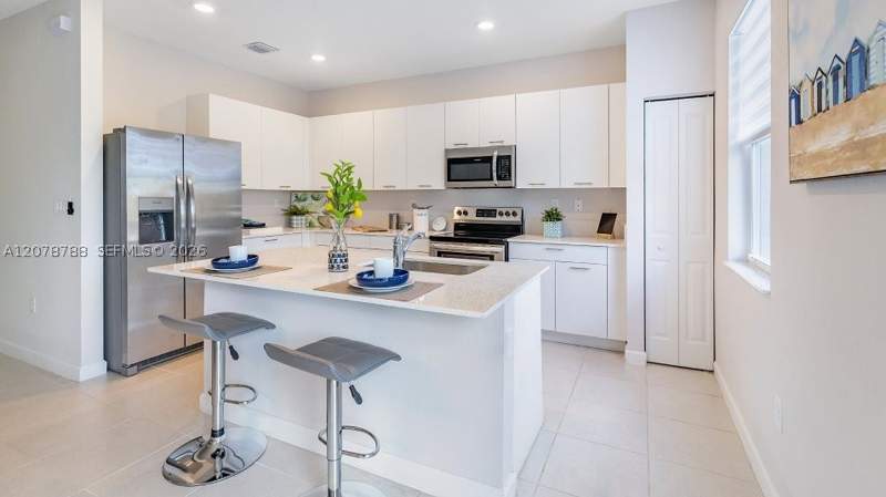 3 bedroom Townhouse at 2560 SE 30 St, Altamira, Homestead — photo 3