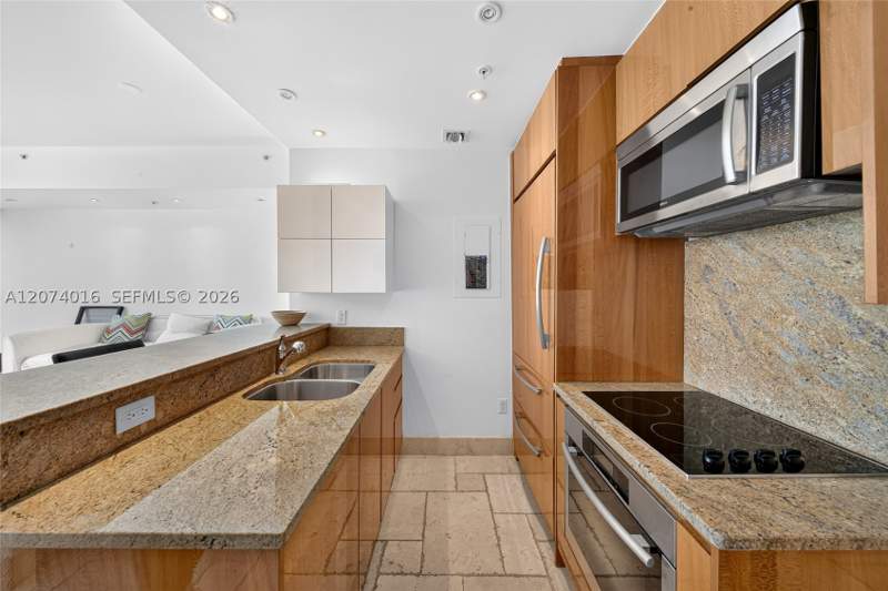 0 bedroom Condominium at 50 S Pointe Dr 504, Continuum On South Beach, Miami Beach — photo 4