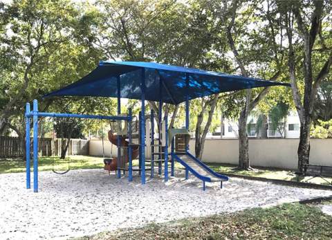 18290 Mediterranean Blvd 7-5, Hialeah FL - photo 22 of 23