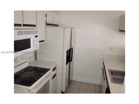 18290 Mediterranean Blvd 7-5, Hialeah FL - photo 7 of 23
