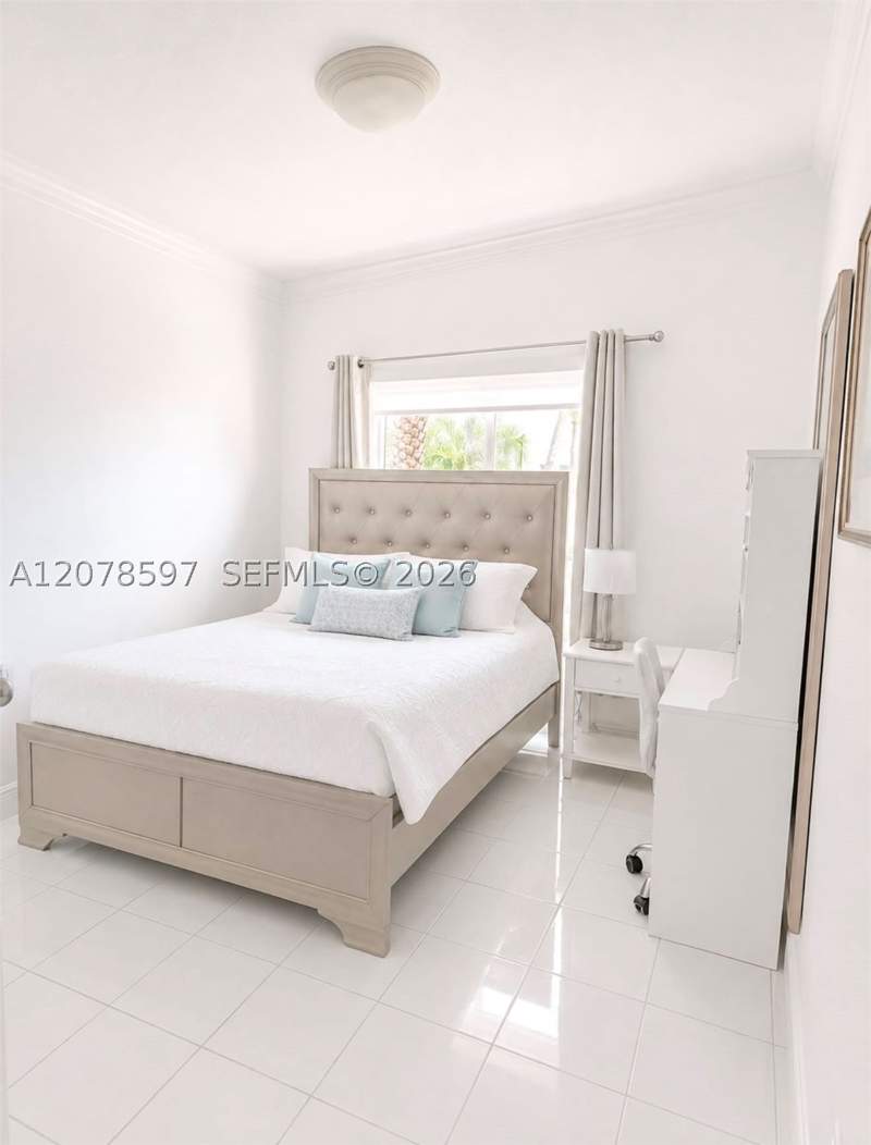 3 bedroom SingleFamilyResidence at 16529 SW 98th Ter, Peacocks Point, Miami — photo 5