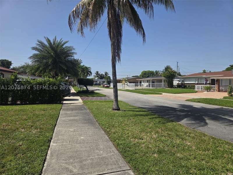 3 bedroom SingleFamilyResidence at 4601 W 9th Ave, Palm Springs Sec 4 - 5th, Hialeah — photo 4