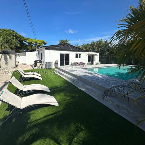 17650 NE 19th Ave, North Miami Beach FL - photo 8 of 21