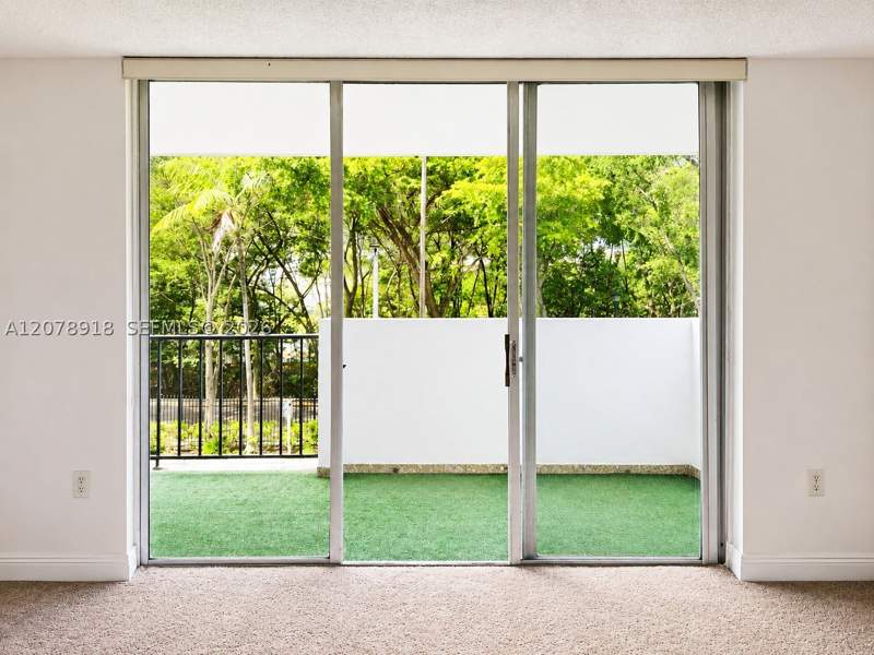 1 bedroom Condominium at 2780 NE 183rd St 215, Commodore Plaza Condo, Aventura — photo 2