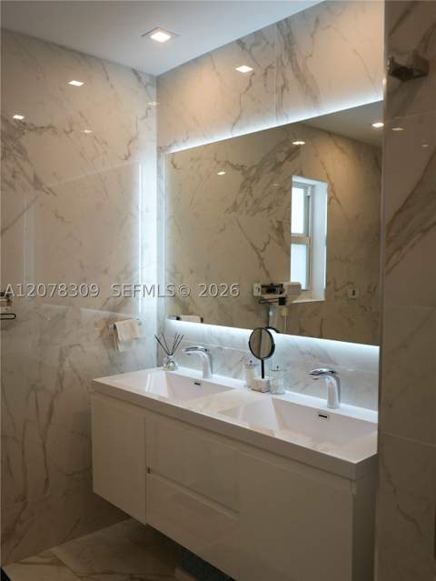 12015 NE 10 Ave, Biscayne Park FL - photo 15 of 45