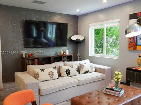 12015 NE 10 Ave, Biscayne Park FL - photo 6 of 45