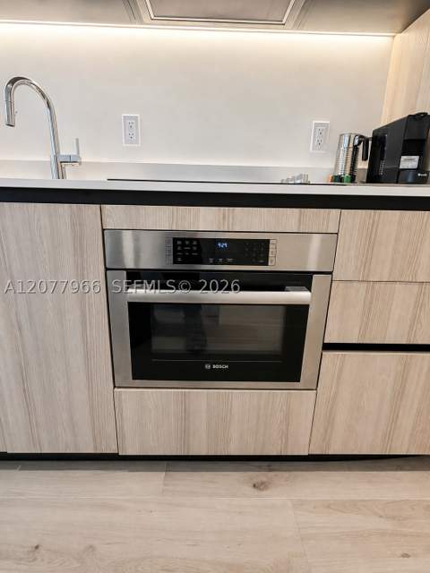 225 N Miami Ave 2810, Miami FL - photo 11 of 33
