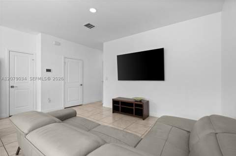 757 SW 11th St, Florida City FL - photo 11 of 44
