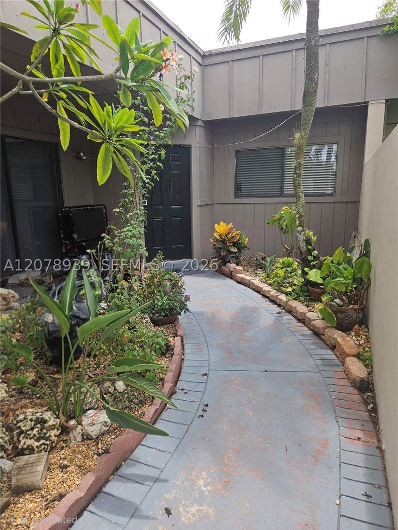 2 bedroom Townhouse at 10634 SW 75th Ln, Creekside Villas Sec1, Miami — photo 2