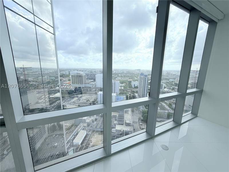 1 bedroom Condominium at 851 NE 1st Ave 3202, Paramount Miami World, Miami — photo 3