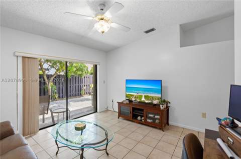 6633 NW 176th Ter, Hialeah FL - photo 15 of 40