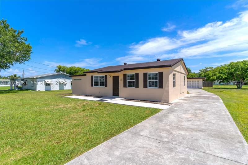 3 bedroom SingleFamilyResidence at 378 SW 6th St, Town Of Florida City, Florida City — photo 4