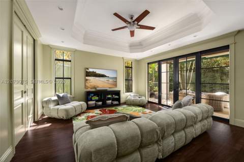 3740 Irvington Ave, Coconut Grove FL - photo 9 of 37