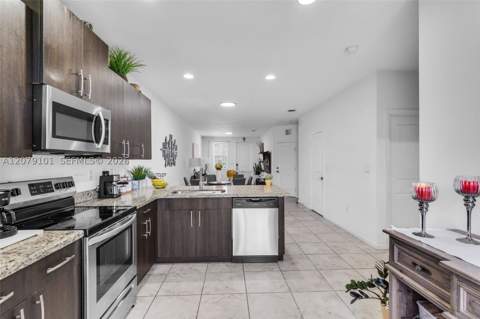2438 SE 15 St, Homestead FL - photo 12 of 45
