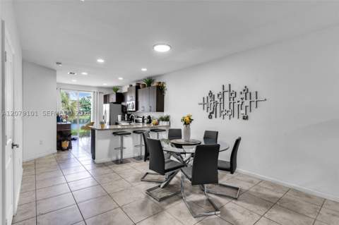 2438 SE 15 St, Homestead FL - photo 7 of 45