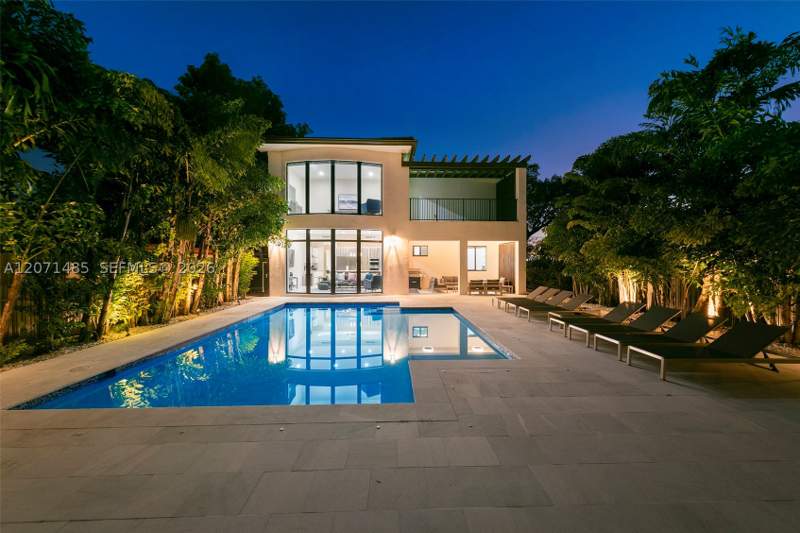 5 bedroom SingleFamilyResidence at 6529 SW 30th St, Coral Villas Rev, Miami — photo 2