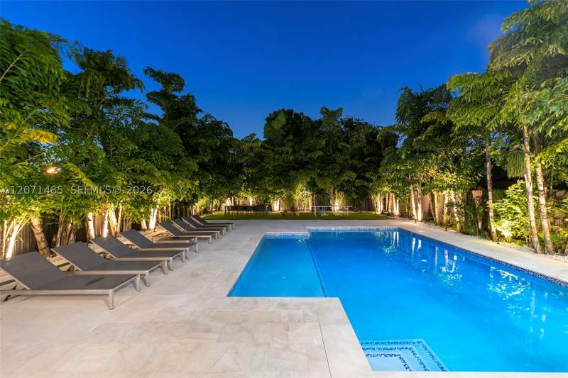 5 bedroom SingleFamilyResidence at 6529 SW 30th St, Coral Villas Rev, Miami — photo 5