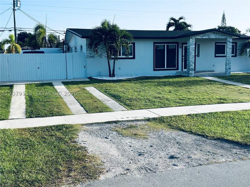 3 bedroom SingleFamilyResidence at 11925 SW 185th Ter, New So Miami Heights Sec, Miami — photo 2