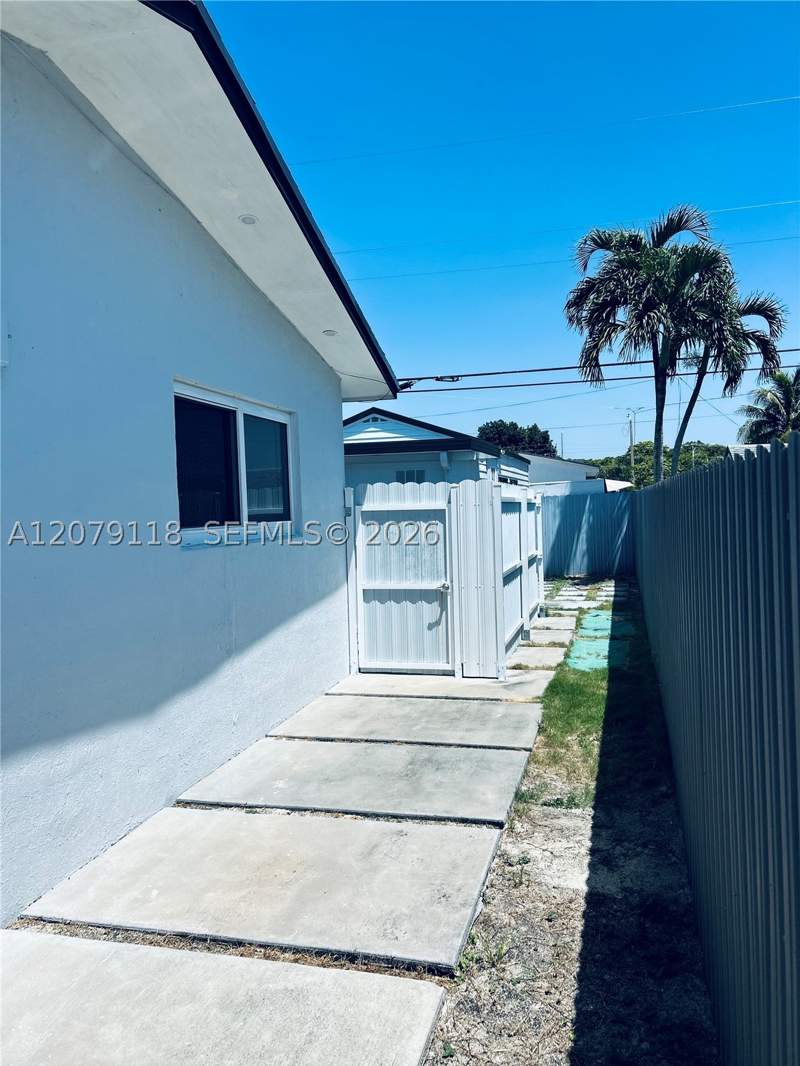 3 bedroom SingleFamilyResidence at 11925 SW 185th Ter, New So Miami Heights Sec, Miami — photo 4