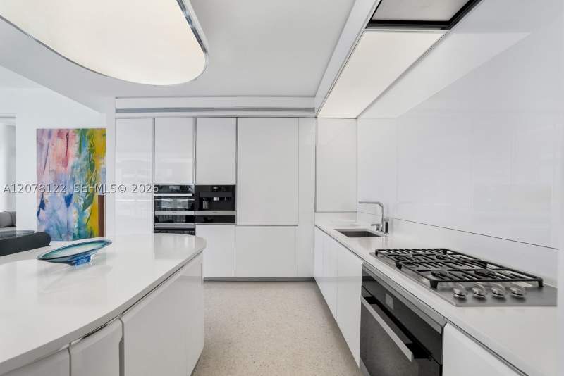 2 bedroom Condominium at 3315 Collins Ave 4C, 3315 Tower Condo, Miami Beach — photo 3