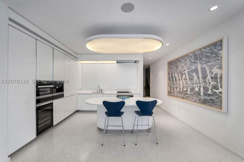 2 bedroom Condominium at 3315 Collins Ave 4C, 3315 Tower Condo, Miami Beach — photo 4