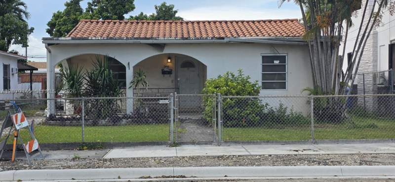 3 bedroom SingleFamilyResidence at 3441 NW 17th St, Grapeland Heights Sec 2, Miami — photo 2