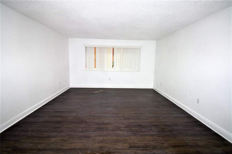 1 bedroom Condominium at 7000 NW 186th Street 4-217, Coral Gate West Condo, Hialeah — photo 5