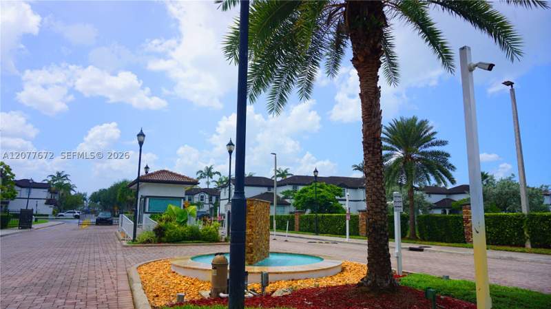 3 bedroom Townhouse at 7616 NW 114th Path, Doral Isles North Sec Two, Doral — photo 2