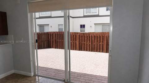 7616 NW 114th Path, Doral FL - photo 6 of 30