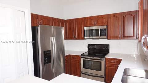 7616 NW 114th Path, Doral FL - photo 7 of 30