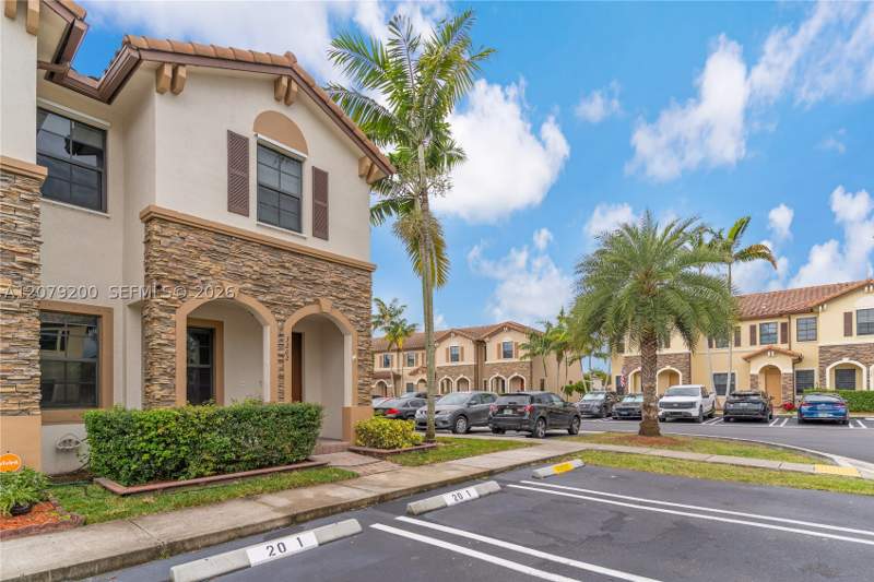 3 bedroom Townhouse at 3202 SE 6th St, Martinique At Oasis Repla, Homestead — photo 3