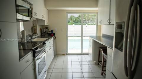14045 SW 103rd Ter, Miami FL - photo 11 of 30