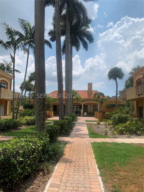 17911 NW 68th Ave O202, Hialeah FL - photo 14 of 15