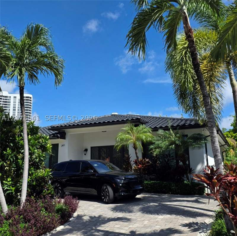 3 bedroom SingleFamilyResidence at 343 190th St, Golden Shores Ocean Blvd, Sunny Isles Beach — photo 2