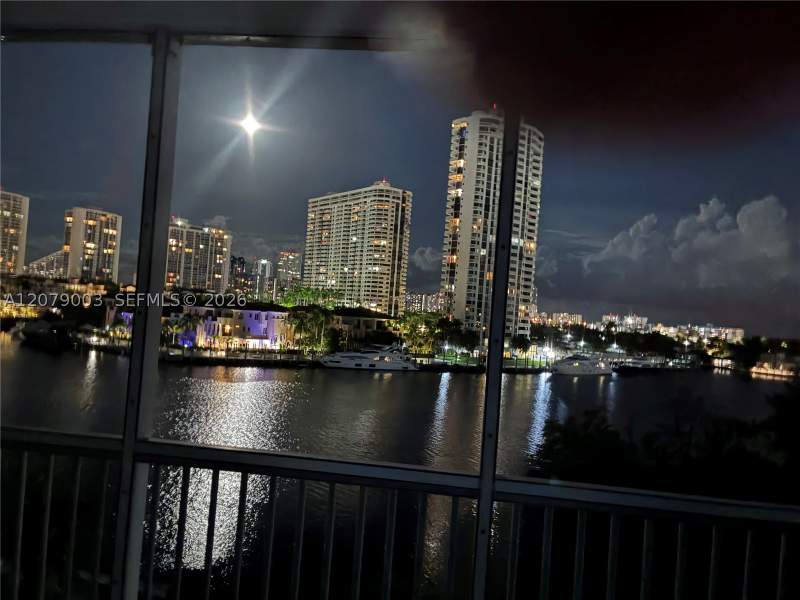 1 bedroom Condominium at 2980 E Point East Dr D608, Point East One Condo-Bldg, Aventura — photo 3