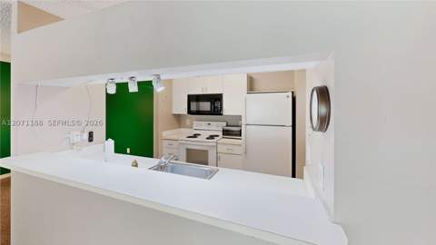 15780 SW 106th Ter 104, Miami FL - photo 12 of 56