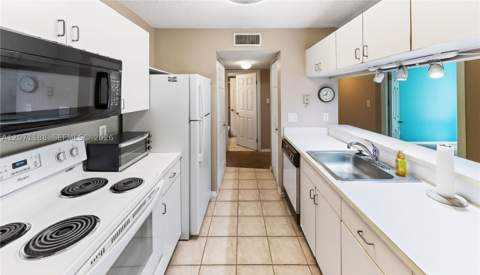 15780 SW 106th Ter 104, Miami FL - photo 13 of 56