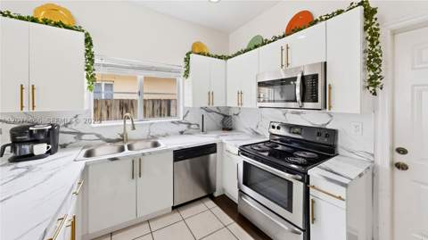2851 NE 42nd Ave, Homestead FL - photo 16 of 75