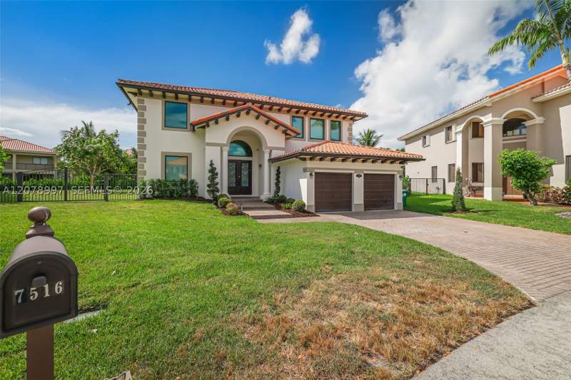 5 bedroom SingleFamilyResidence at 7516 SW 190th St, Cutler Cay, Cutler Bay — photo 3