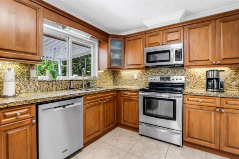 3551 SW 97th Ave, Miami FL - photo 13 of 49