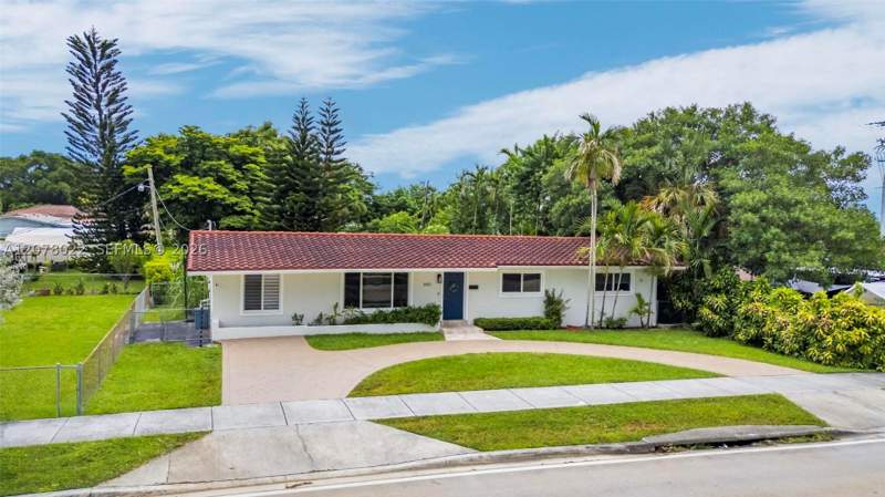 3 bedroom SingleFamilyResidence at 3551 SW 97th Ave, Happy Farms View, Miami — photo 3