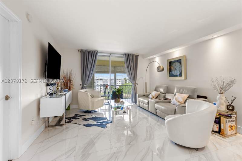 1 bedroom Condominium at 2855 Leonard Dr H605, Point East Sec II Condo, Aventura — photo 5