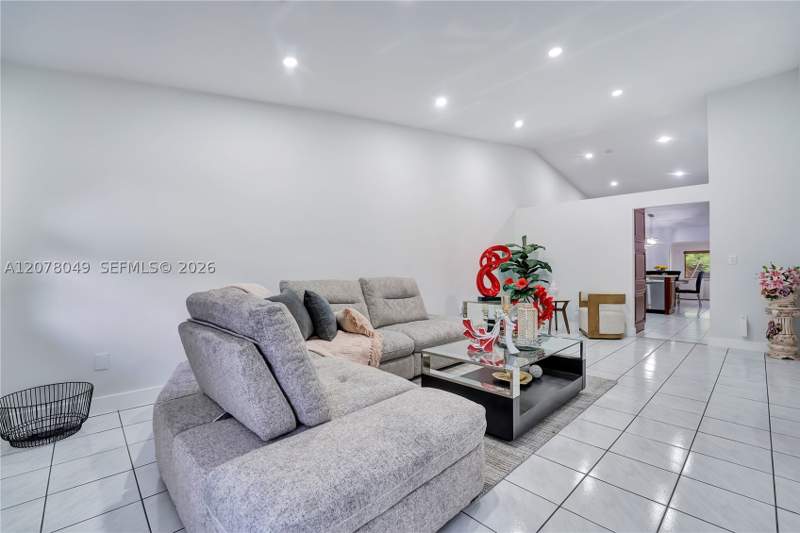 3 bedroom SingleFamilyResidence at 5670 W 20th Ct, Michelle Jardins, Hialeah — photo 3